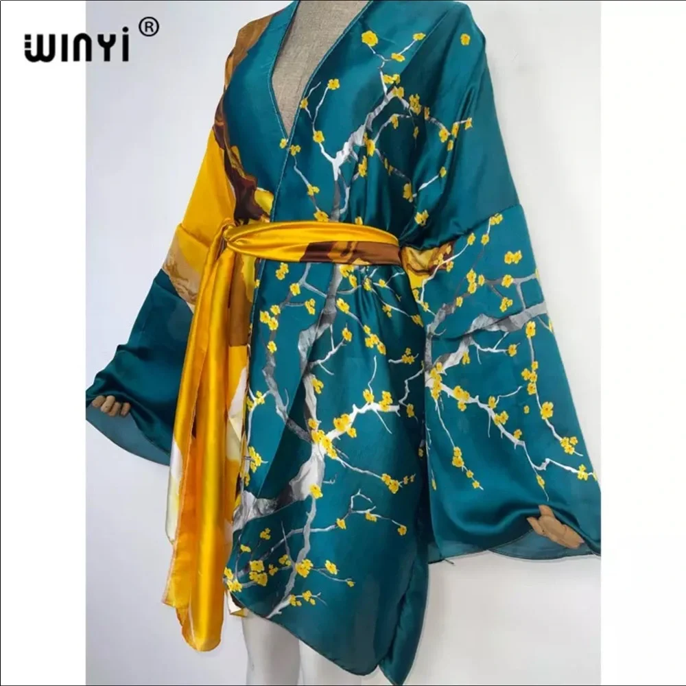 Gorgeous wrap with sash - Picture 2 of 7